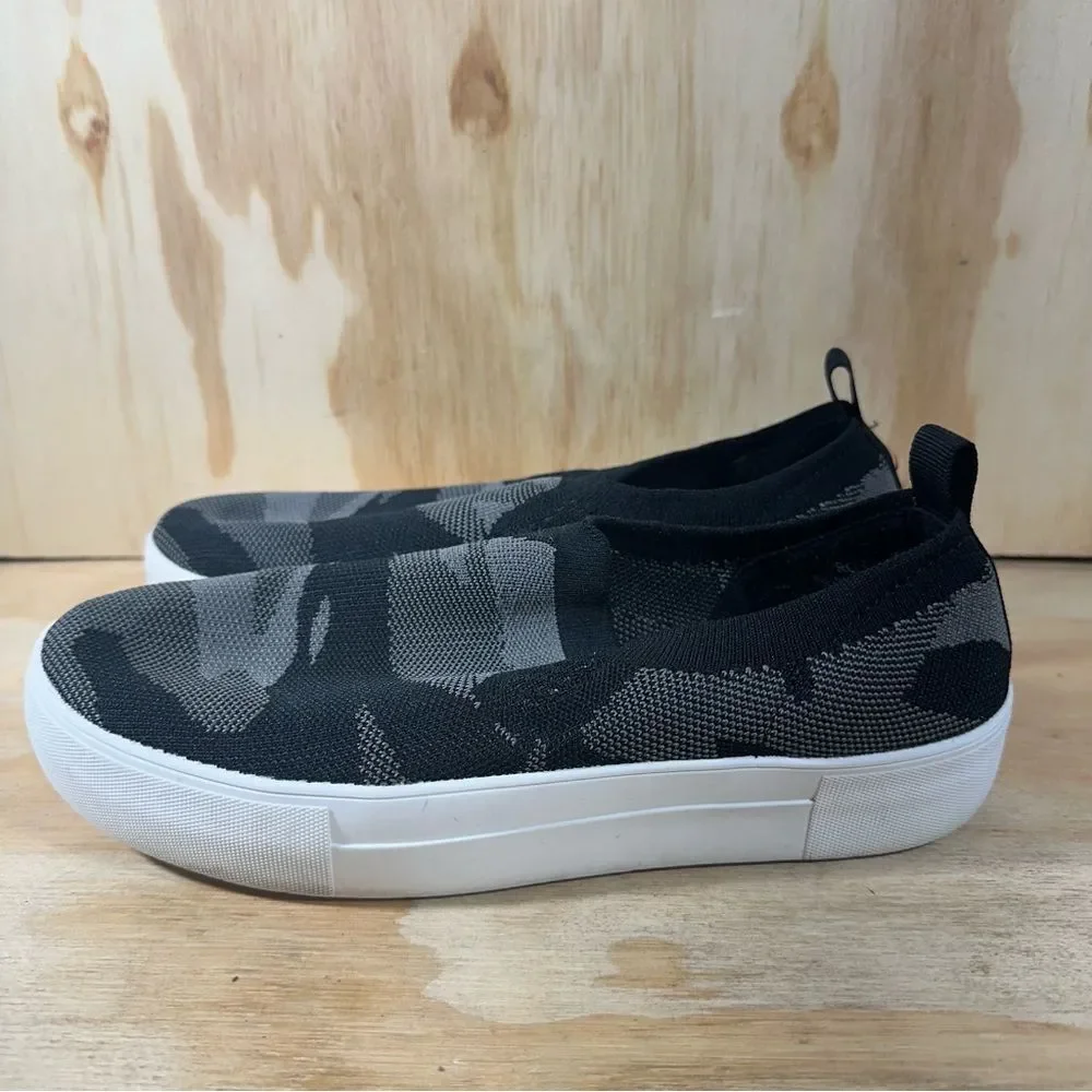 Cushionaire Rory Camo Shoes Women’s Size 7 Wide